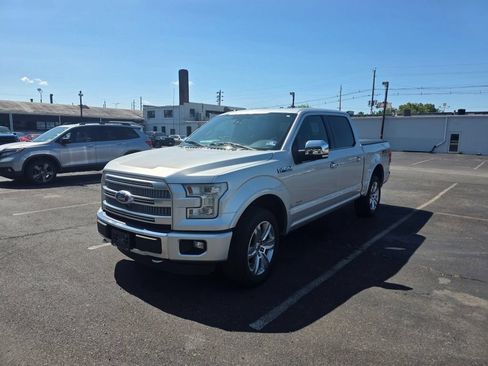 Used 2015 Ford F150 Platinum w/ Equipment Group 701A Luxury AWD/4WD image 3