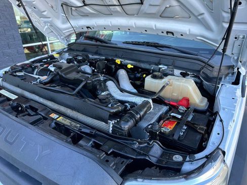 Used 2015 Ford F550 2WD Crew Cab Super Duty image 17