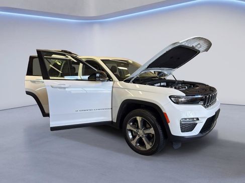 Used 2022 Jeep Grand Cherokee Limited 4xe AWD/4WD image 9