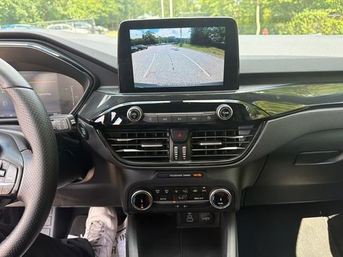 Used 2025 Ford Escape ST-Line AWD/4WD image 32