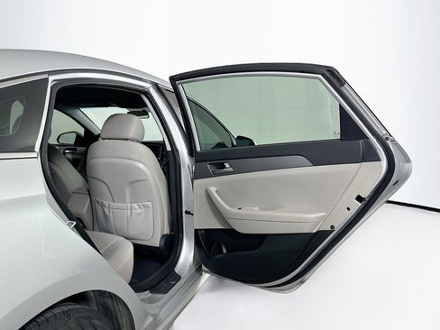 Used 2018 Hyundai Sonata SE image 29