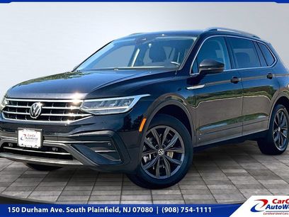 Used 2023 Volkswagen Tiguan SE w/ Panoramic Sunroof Package