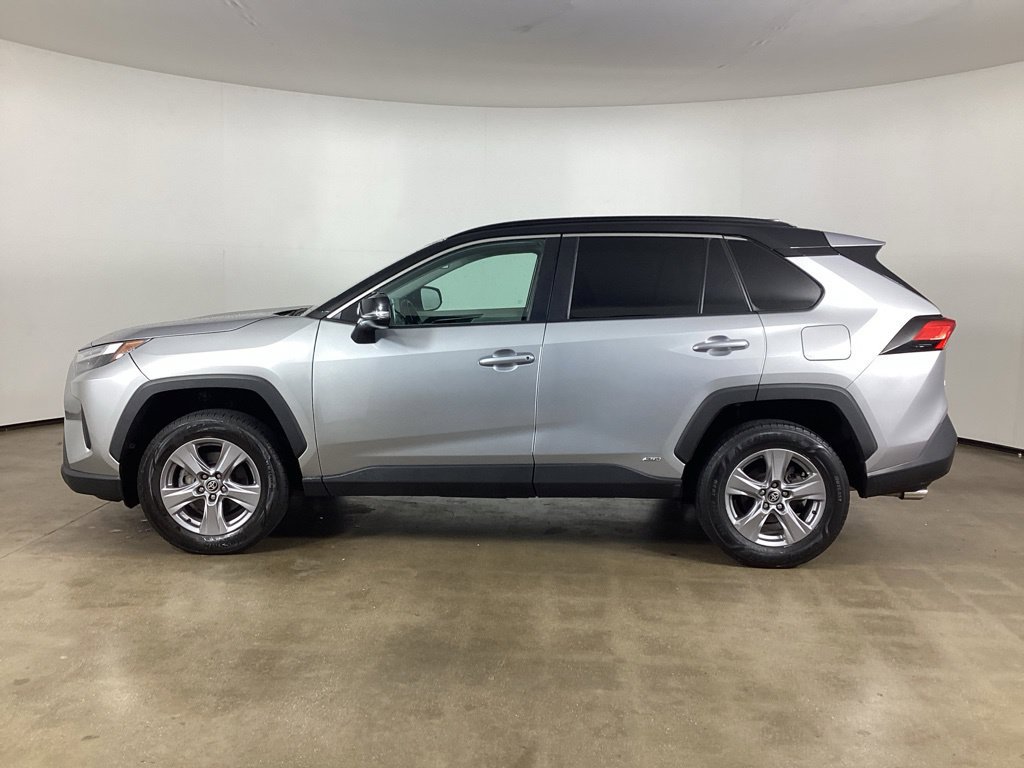 Used 2024 Toyota RAV4 XLE AWD/4WD image 8