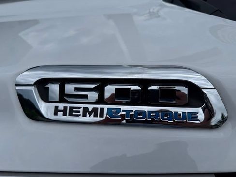 Used 2023 RAM 1500 Big Horn AWD/4WD image 3