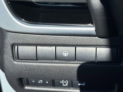 Certified 2025 Nissan Rogue SV image 24