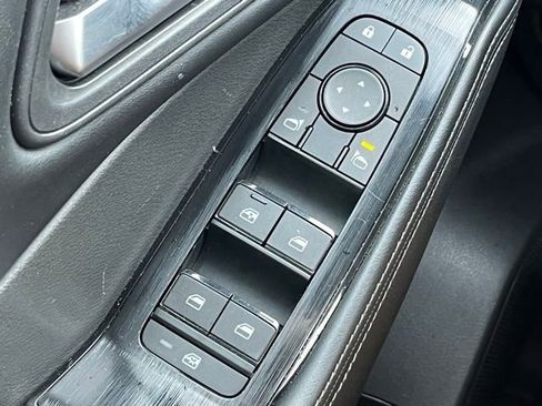 Used 2025 Nissan Rogue SV image 34