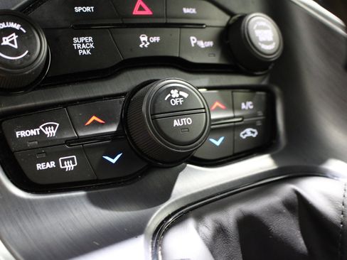 Used 2015 Dodge Challenger R/T Scat Pack image 19