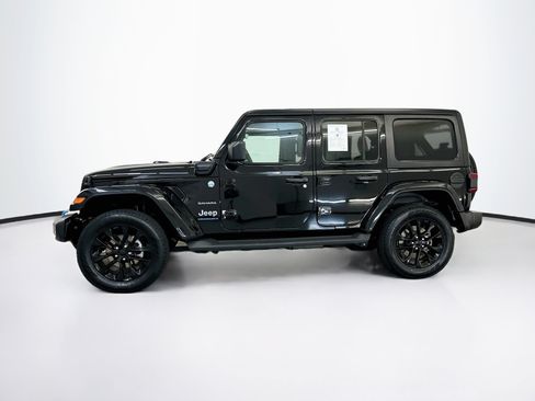 Used 2023 Jeep Wrangler Unlimited Sahara w/ Cold Weather Group AWD/4WD image 4