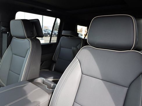 New 2026 GMC Yukon XL Elevation image 16