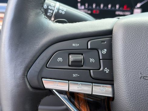 Used 2024 Cadillac Escalade Premium Luxury AWD/4WD image 25
