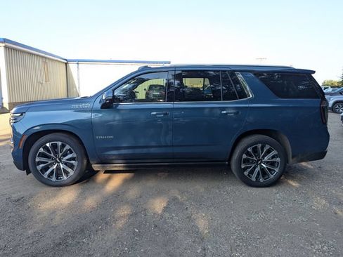 Used 2025 Chevrolet Tahoe High Country AWD/4WD image 15