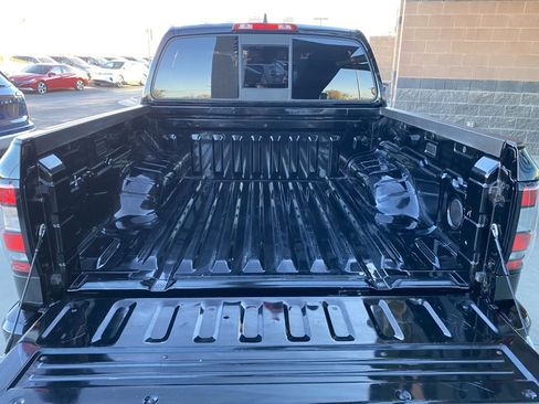 Used 2022 Nissan Frontier SV image 12