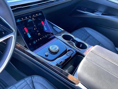 Certified 2025 Cadillac Escalade Sport Platinum w/ LPO, Floor Liner Package image 18