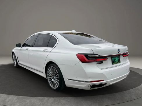 Used 2022 BMW 740i 740i Sedan 4D image 7