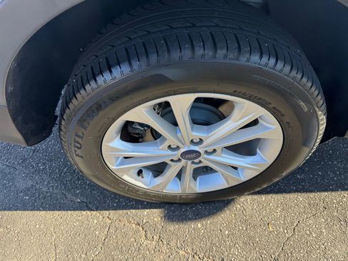 Used 2018 Ford Escape SE image 12