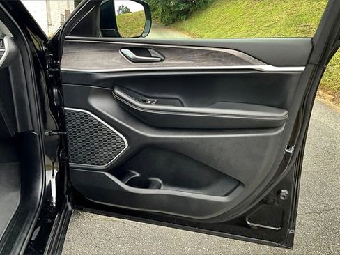 Used 2021 Jeep Grand Cherokee L Limited image 21