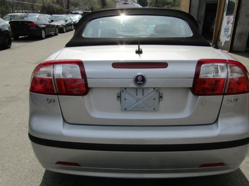 Used 2007 Saab 9-3 2.0T w/ Premium Audio Pkg FWD image 11