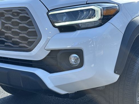 Used 2022 Toyota Tacoma TRD Off-Road image 35