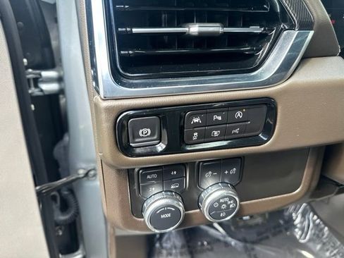 Used 2025 GMC Yukon XL Elevation AWD/4WD image 21