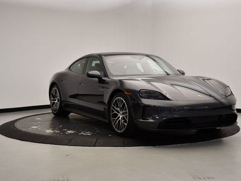 Used 2025 Porsche Taycan image 7