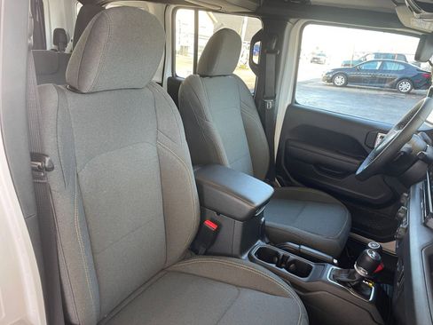Used 2025 Jeep Wrangler Sport S image 35