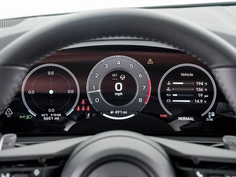 Used 2025 Porsche Cayenne image 17