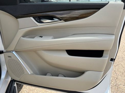 Used 2019 Cadillac Escalade ESV Luxury AWD/4WD image 30