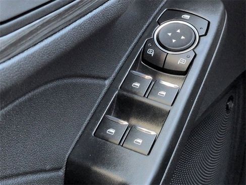 Certified 2025 Ford Escape Platinum w/ Premium Technology Package image 25