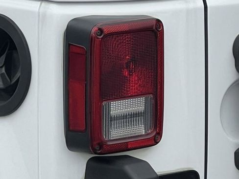 Certified 2017 Jeep Wrangler Unlimited Sahara w/ Dual Top Group image 8