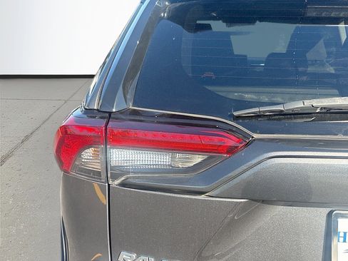 Used 2022 Toyota RAV4 XLE image 16