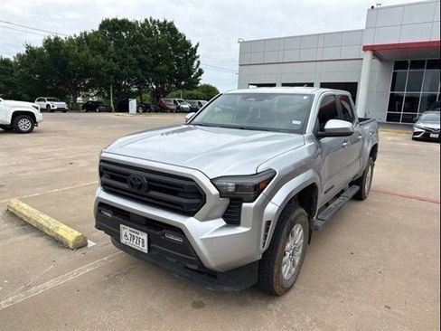 Used 2024 Toyota Tacoma SR5 RWD image 3