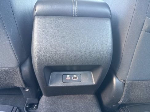 Used 2025 Nissan Altima 2.5 SV FWD image 11