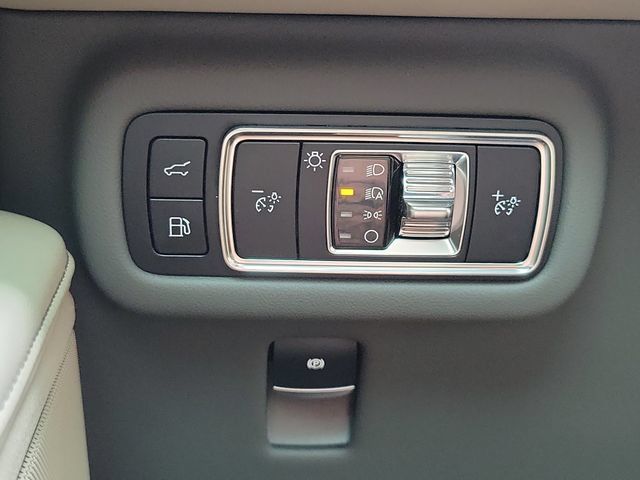 Used 2025 Lincoln Nautilus Premier w/ Equipment Group 102A AWD/4WD image 29