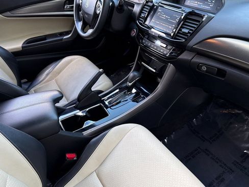 Used 2017 Honda Accord EX-L image 31