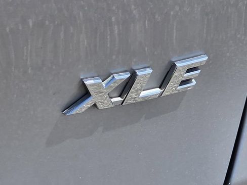 Used 2022 Toyota RAV4 XLE w/ Convenience Package FWD image 28
