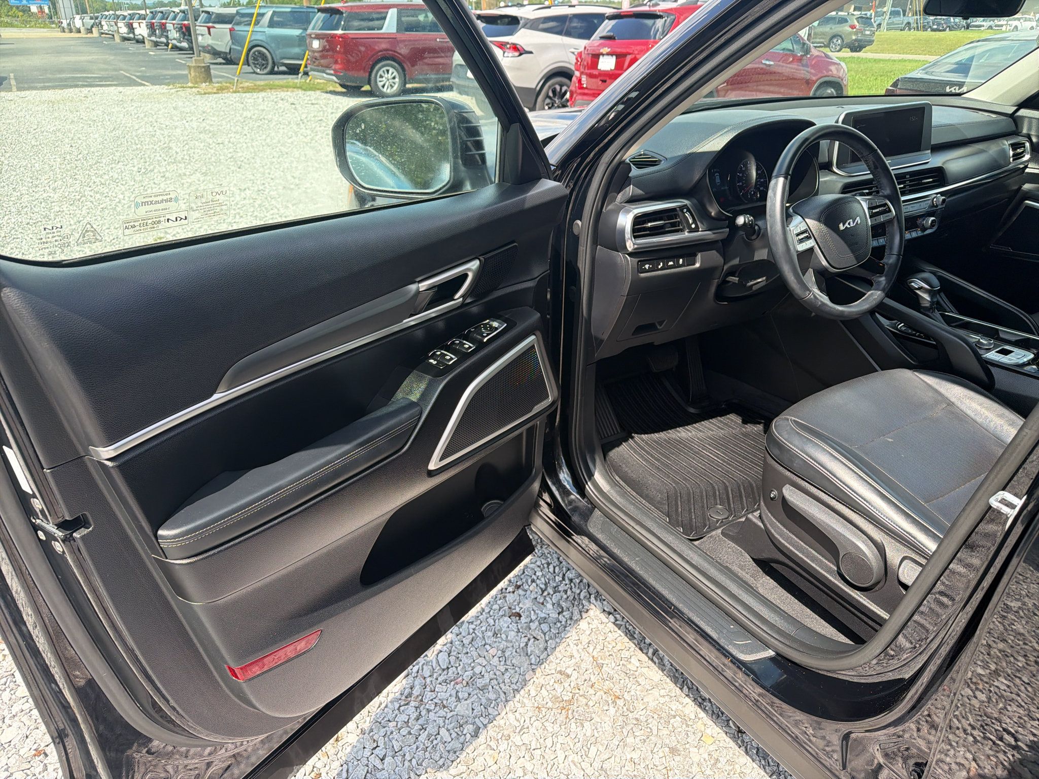 Used 2022 Kia Telluride LX FWD image 11