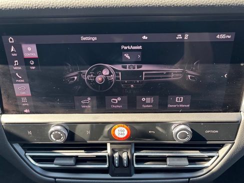 Certified 2026 Porsche Macan AWD/4WD image 28