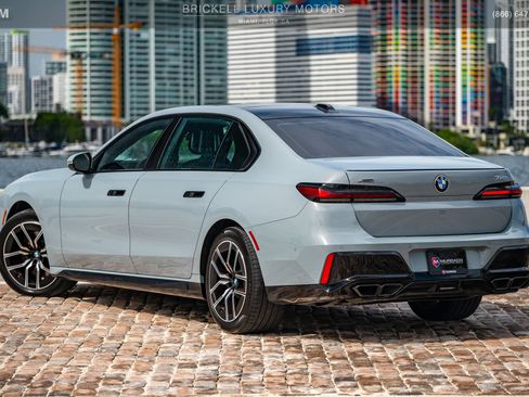 Used 2024 BMW 760i xDrive w/ Executive Package image 14