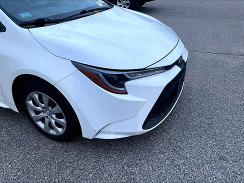 Certified 2022 Toyota Corolla LE image 5
