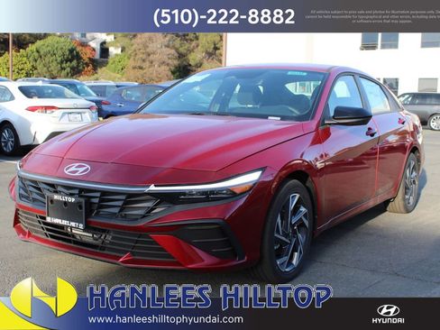 New 2025 Hyundai Elantra SEL image 3