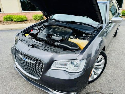 Used 2018 Chrysler 300 Limited w/ Safetytec Plus Group image 19