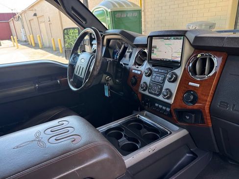 Used 2016 Ford F250 King Ranch w/ King Ranch w/Chrome Package AWD/4WD image 38