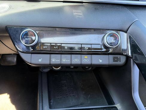Used 2022 Hyundai Elantra SEL w/ Convenience + Premium Package FWD image 19