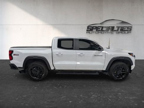 Used 2024 Chevrolet Colorado Z71 w/ Z71 Convenience Package 2 AWD/4WD image 12