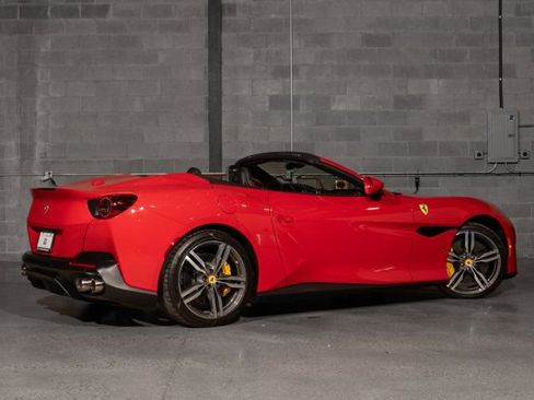 Used 2019 Ferrari Portofino image 3