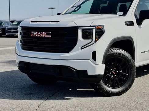 Used 2026 GMC Sierra 1500 Pro w/ Graphite Edition RWD image 3