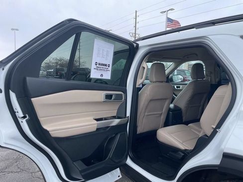 Used 2023 Ford Explorer XLT w/ Equipment Group 202A AWD/4WD image 31