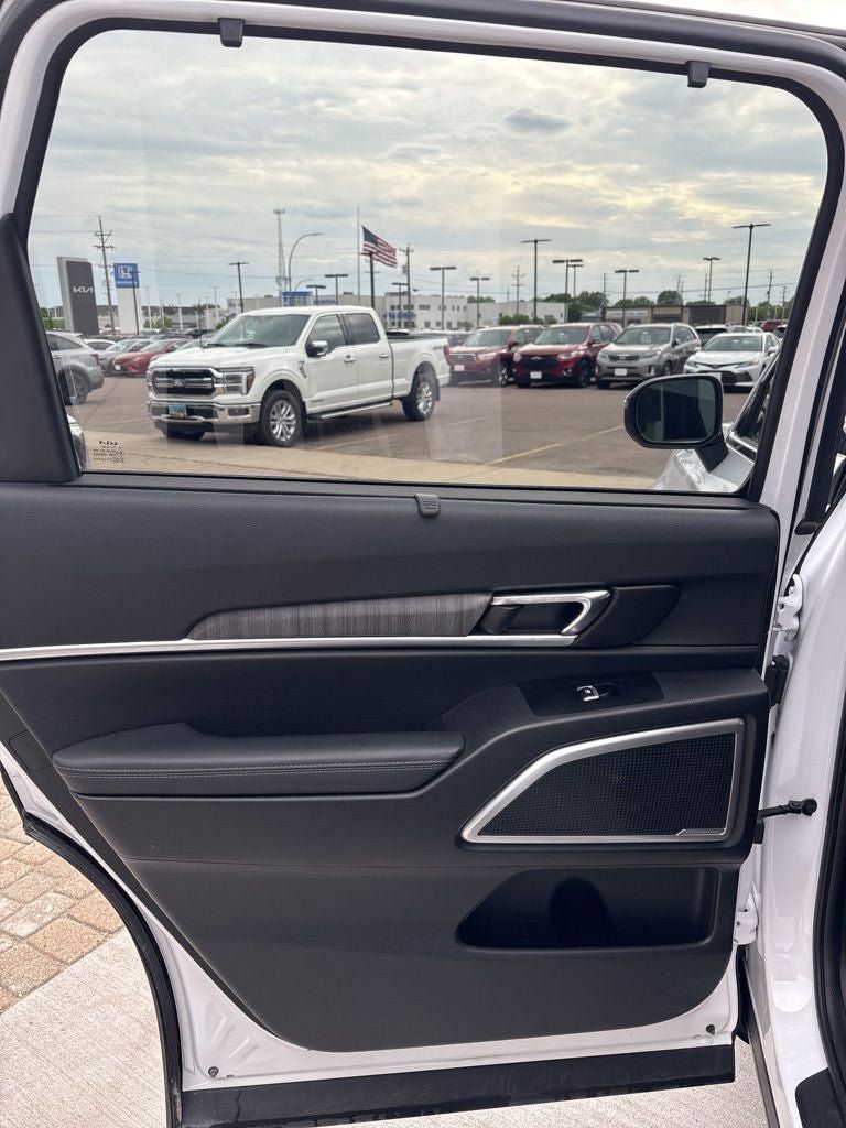 Used 2024 Kia Telluride EX w/ EX Captain's Chair Package AWD/4WD image 23