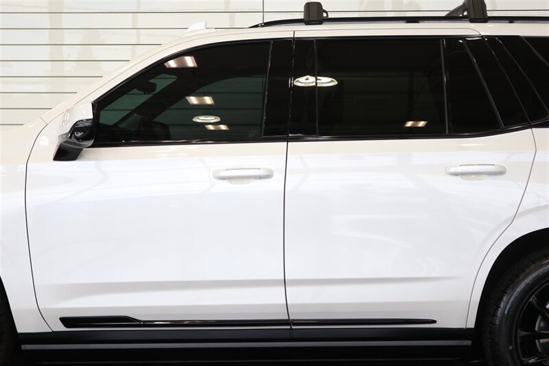 Used 2024 Cadillac Escalade Sport Platinum w/ LPO, ONYX Package AWD/4WD image 34