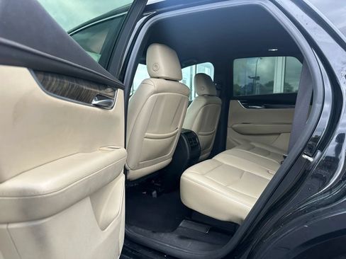 Used 2019 Cadillac XT5 FWD image 12